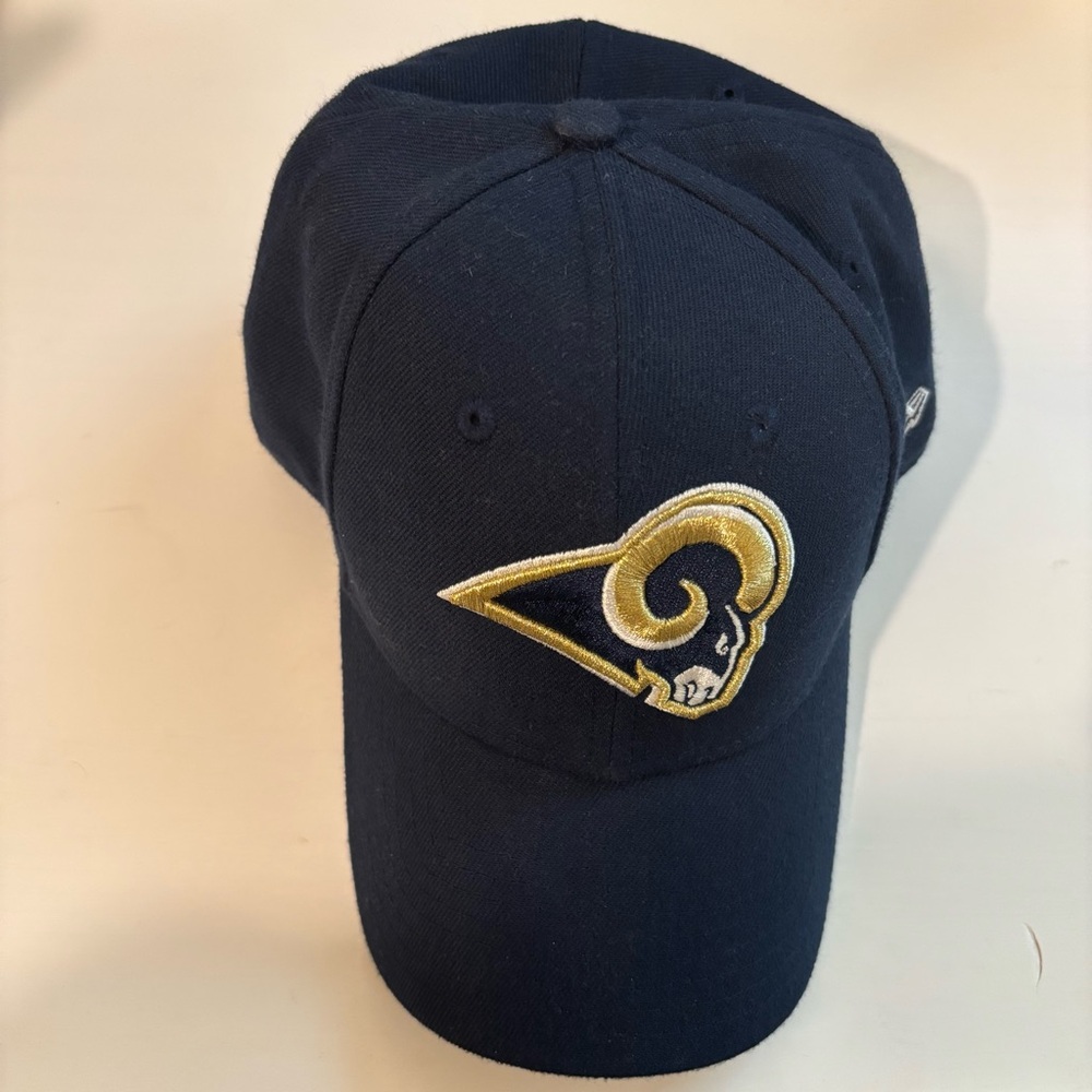 Los Angeles Rams Navy hat. EUC